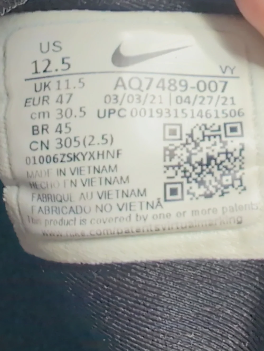 Nike lightweight slip